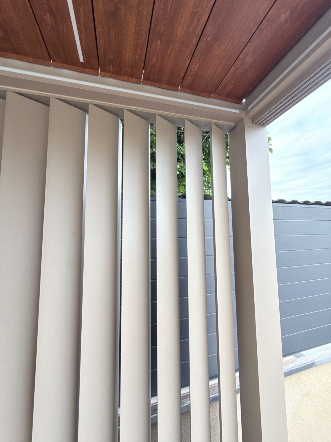 Occultant verticale amovible Ral 1019