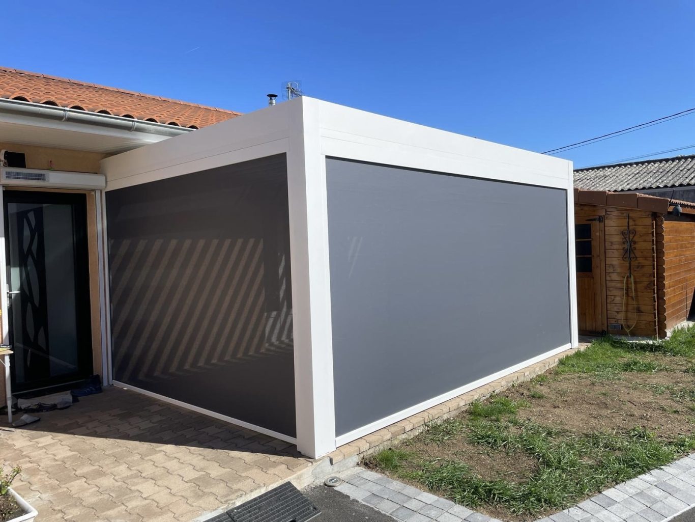 Pergola Bioclimatique GrandLuxe Titan Stores ZIP