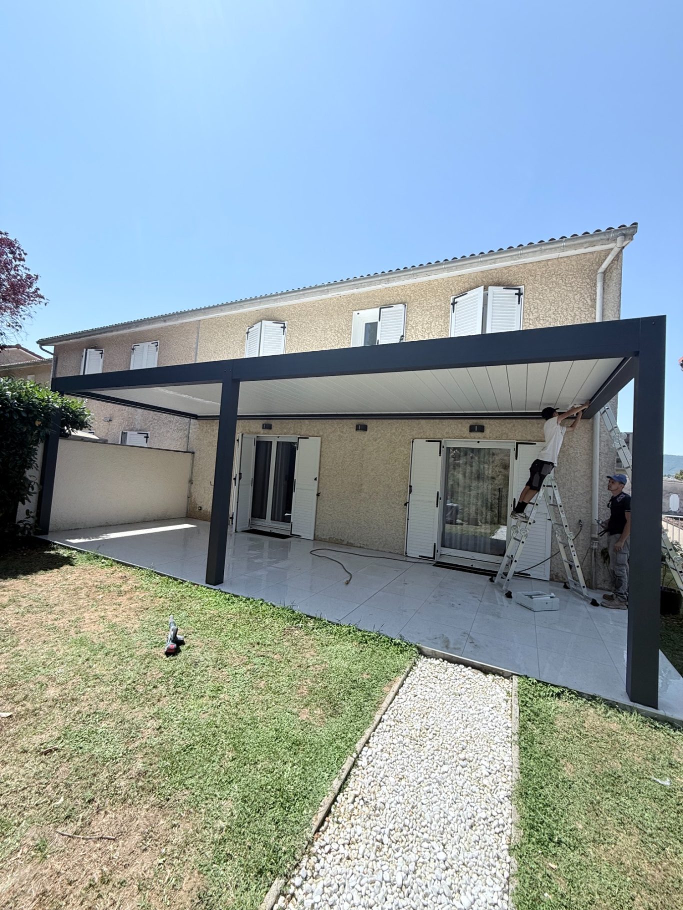 Modèle SUNRISE Adossée
8,40x3,5m RAL 7016