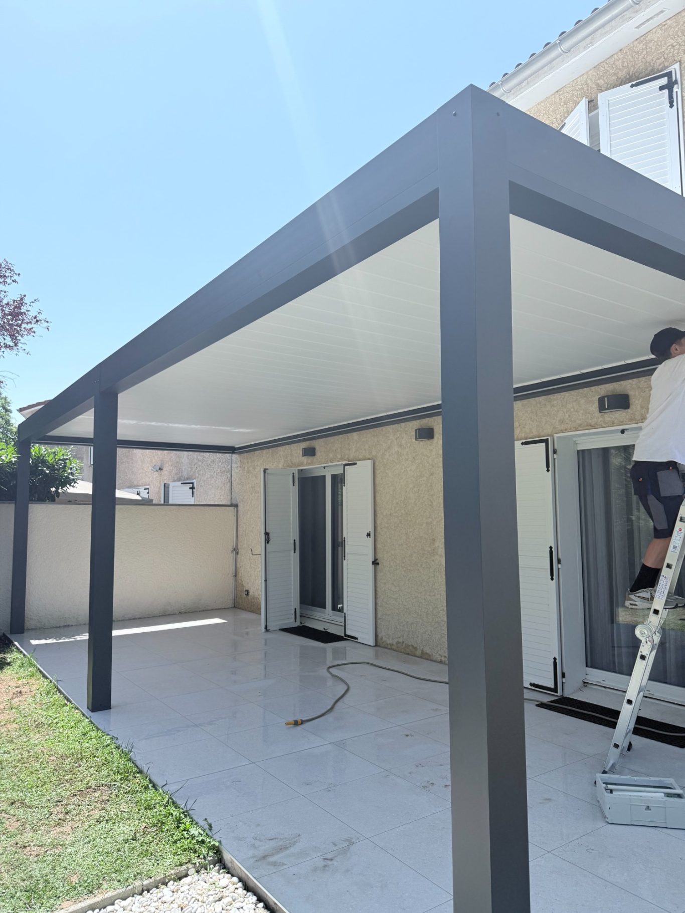 Modèle SUNRISE Adossée
8,40x3,5m RAL 7016