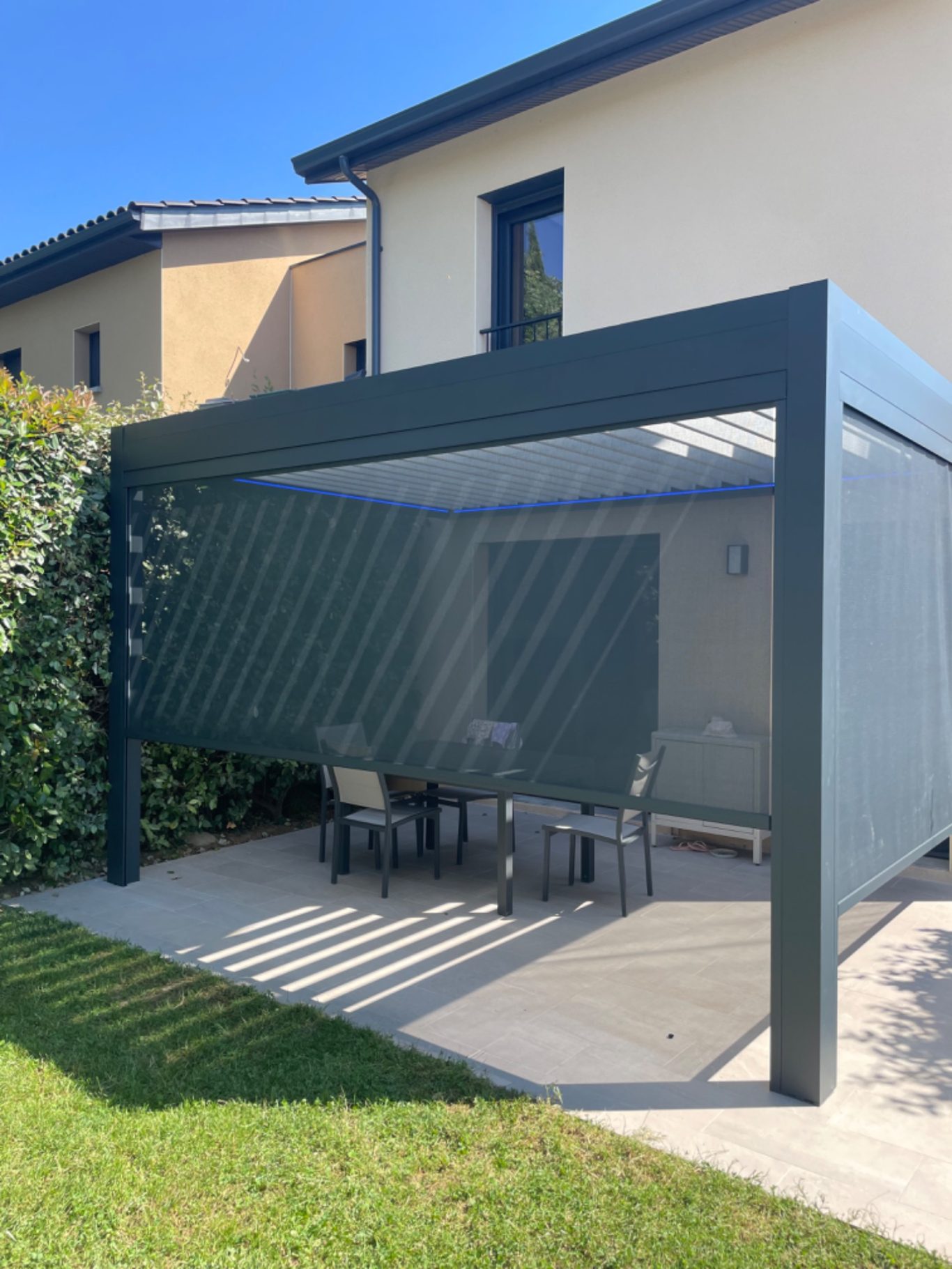 Pergola Bioclimatique SUNRISE 4x3 Stores